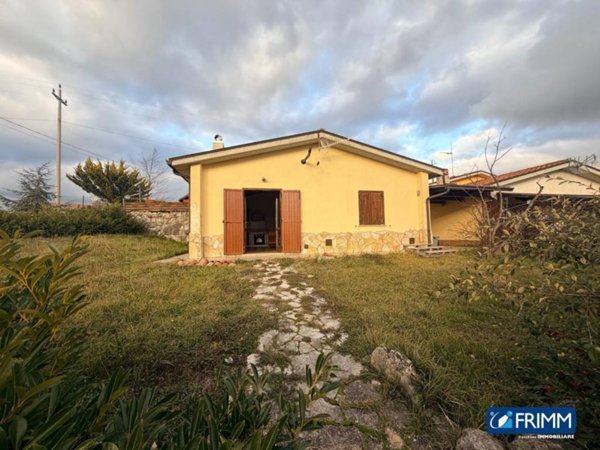 casa indipendente in vendita a Vinchiaturo
