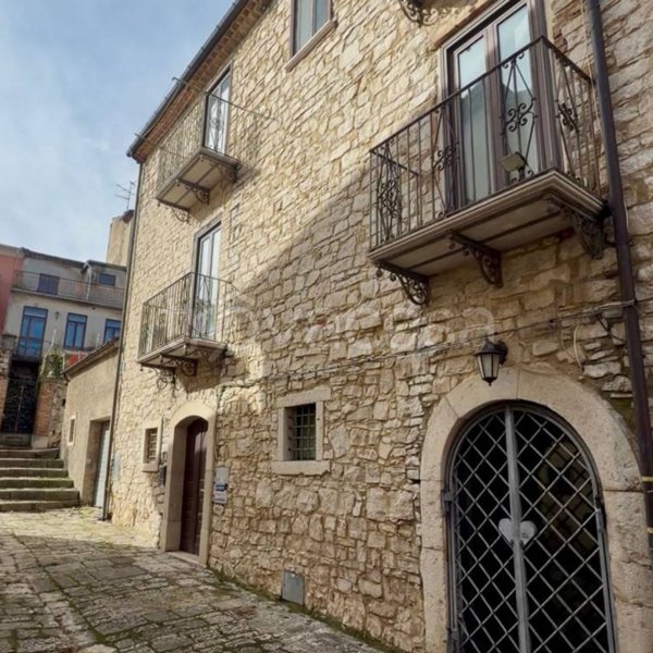 casa indipendente in vendita a Vinchiaturo