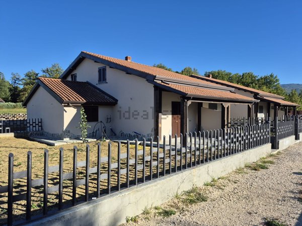 casa indipendente in vendita a Vinchiaturo