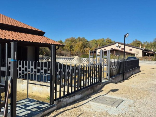 casa indipendente in vendita a Vinchiaturo