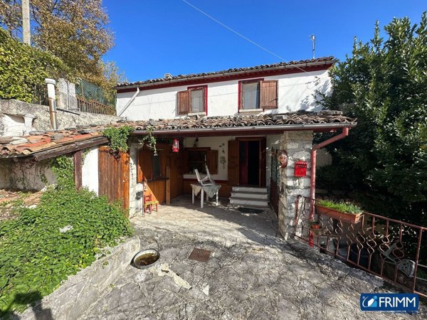 casale in vendita a Vinchiaturo