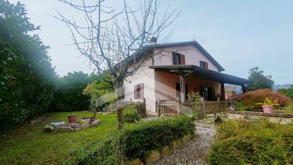 casa indipendente in vendita a Vinchiaturo