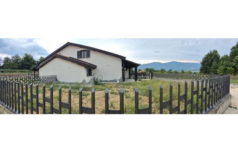casa indipendente in vendita a Vinchiaturo