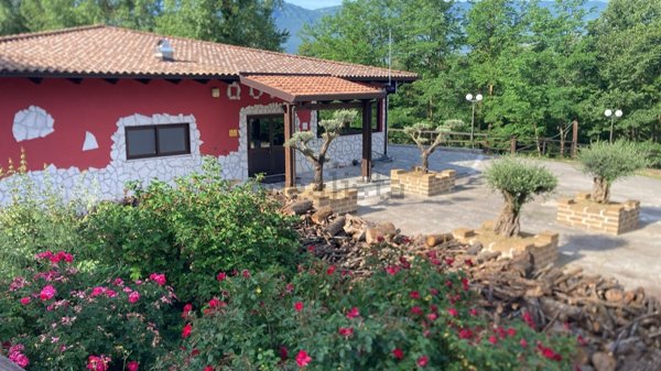 casa indipendente in vendita a Vinchiaturo