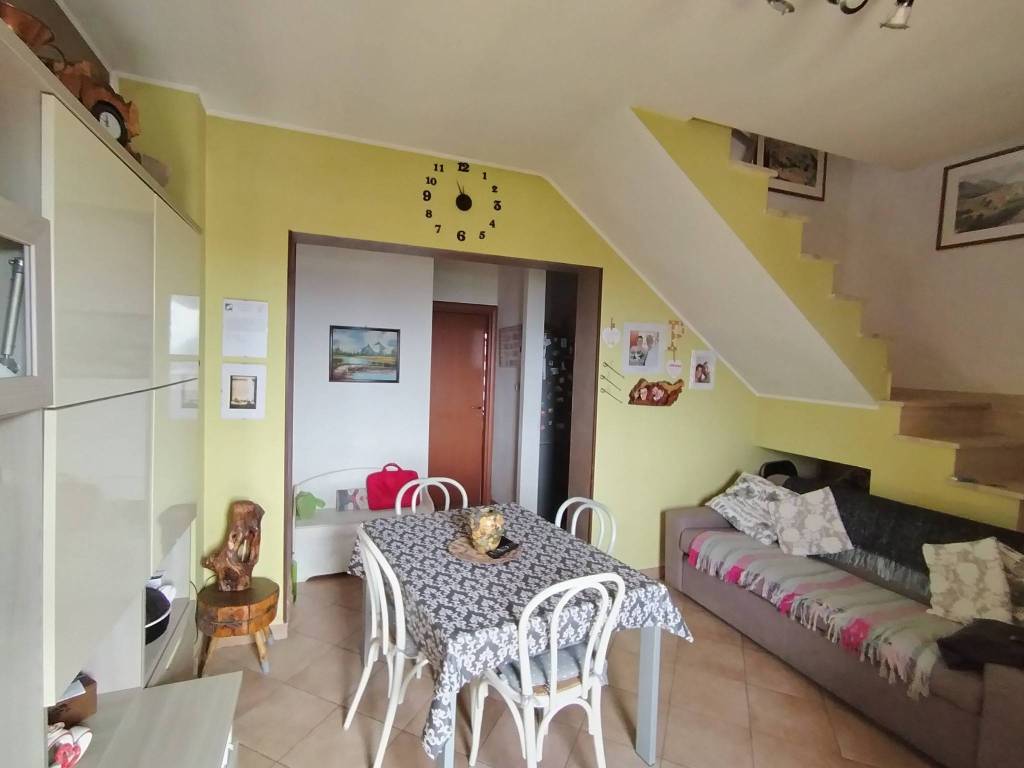 casa indipendente in vendita a Vinchiaturo