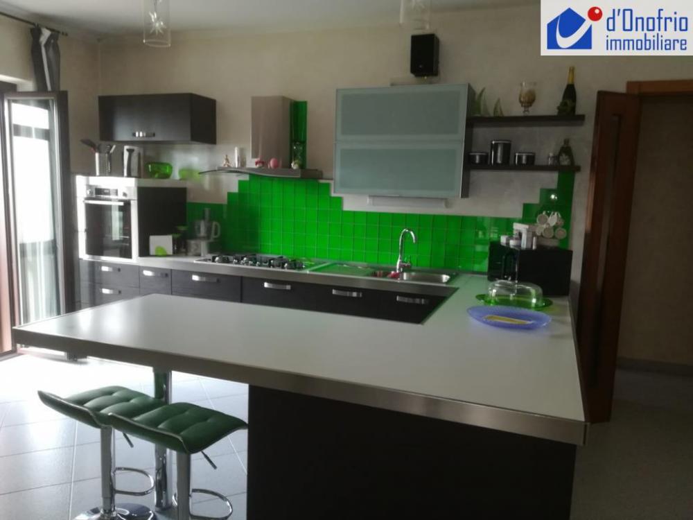 casa indipendente in vendita a Vinchiaturo