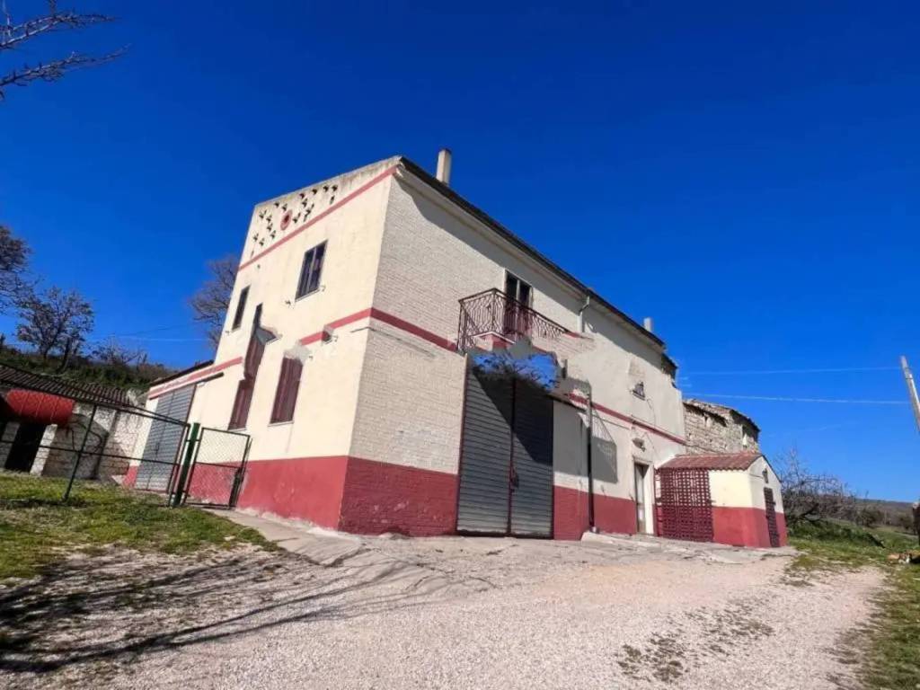 casa indipendente in vendita ad Alberona