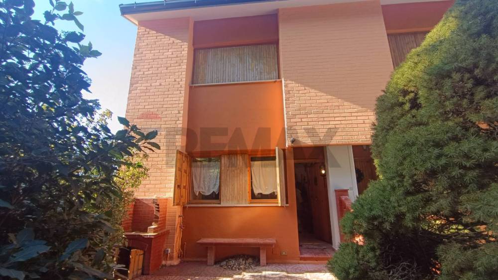 casa indipendente in vendita ad Anzano di Puglia