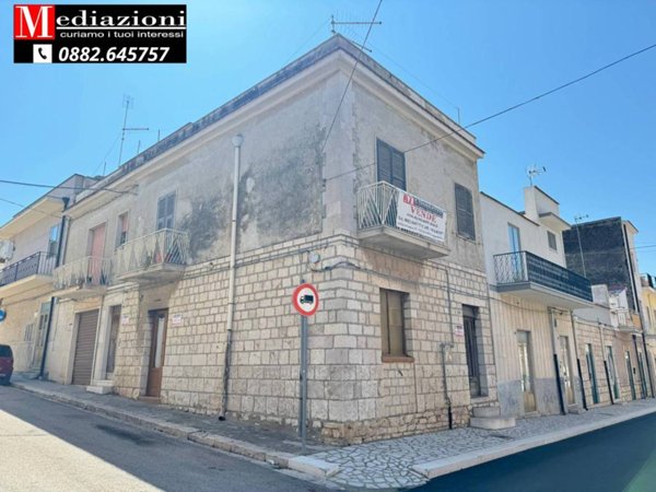 casa indipendente in vendita ad Apricena