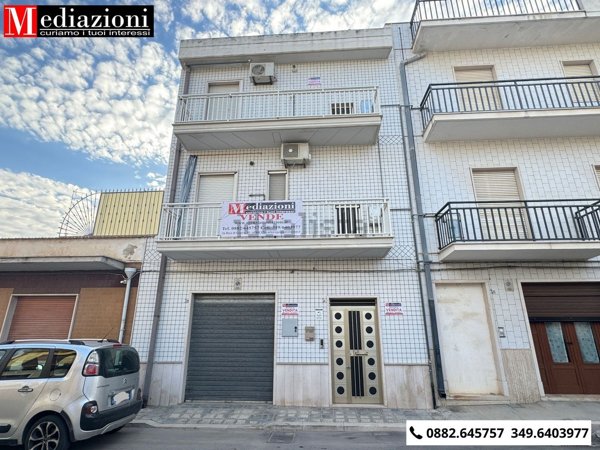 casa indipendente in vendita ad Apricena