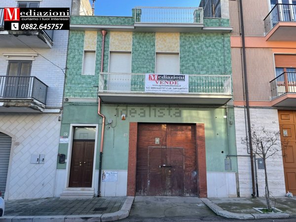 esavano in vendita ad Apricena