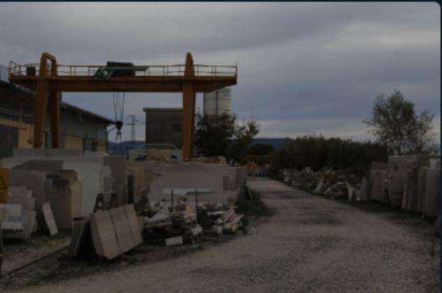 locale commerciale in vendita ad Apricena