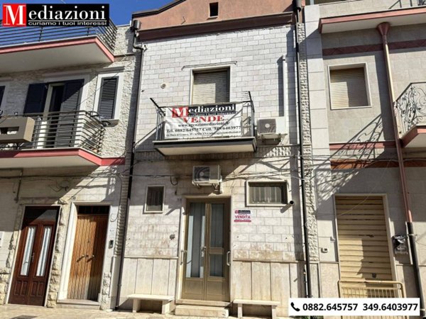 casa indipendente in vendita ad Apricena