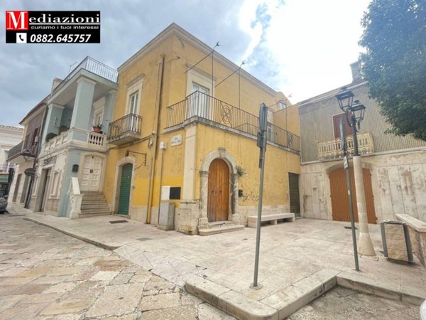 casa indipendente in vendita ad Apricena