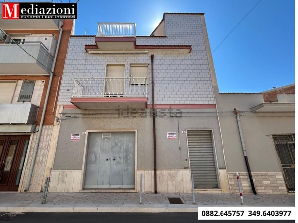 casa indipendente in vendita ad Apricena