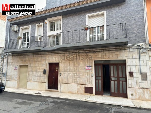 casa indipendente in vendita ad Apricena