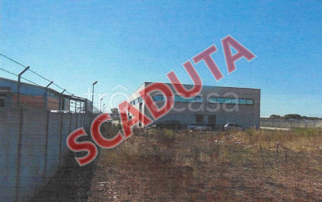 locale commerciale in vendita ad Apricena