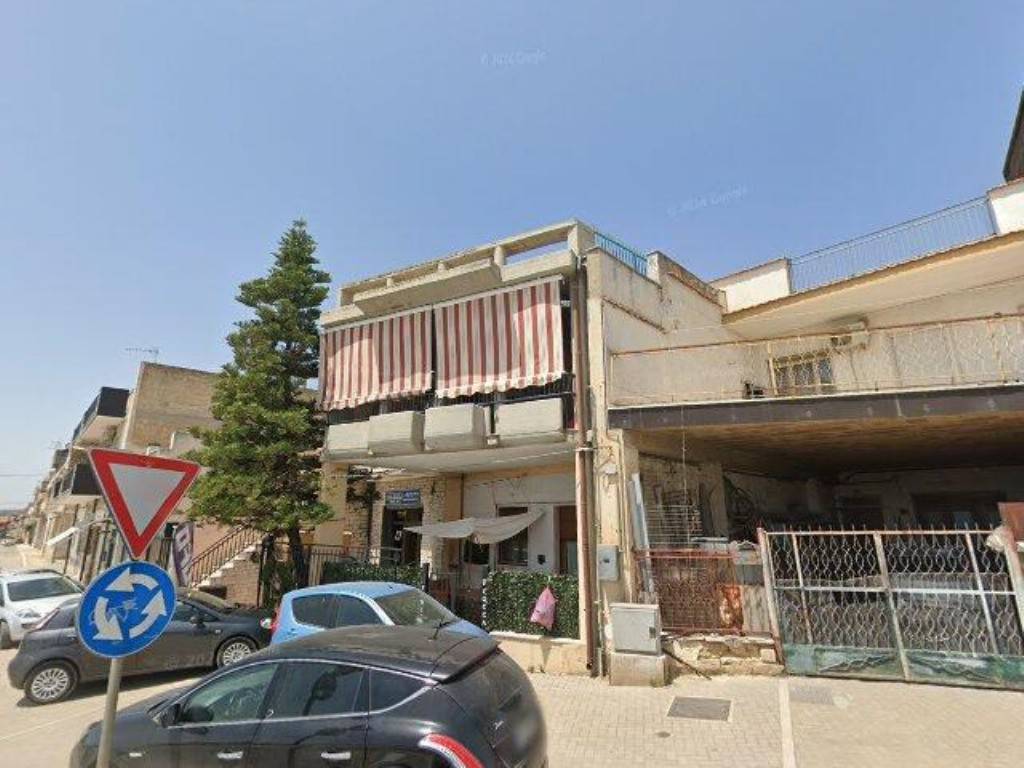 negozio in vendita ad Apricena