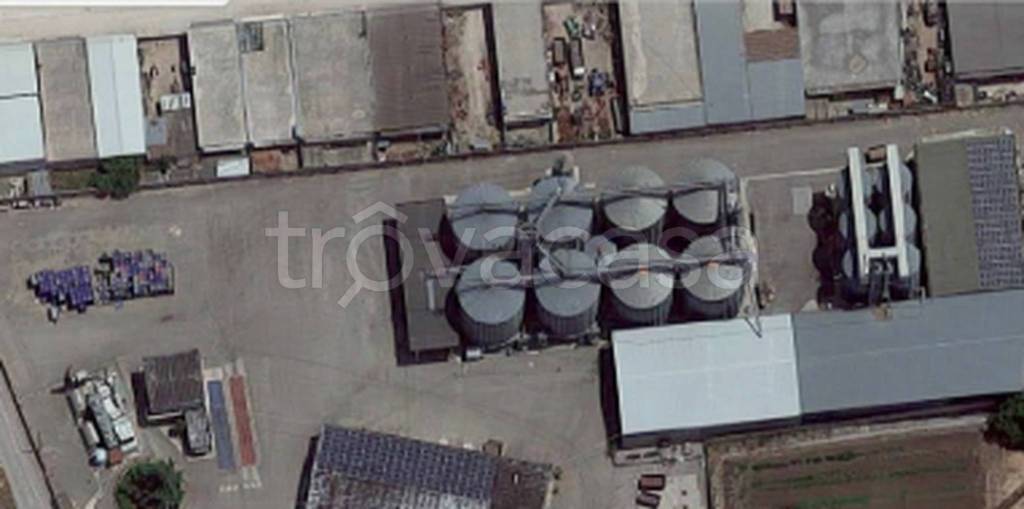 locale commerciale in vendita ad Apricena