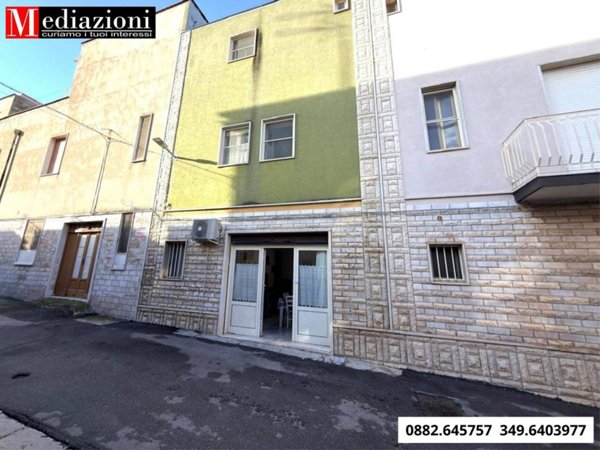 casa indipendente in vendita ad Apricena