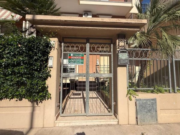 casa indipendente in vendita ad Apricena