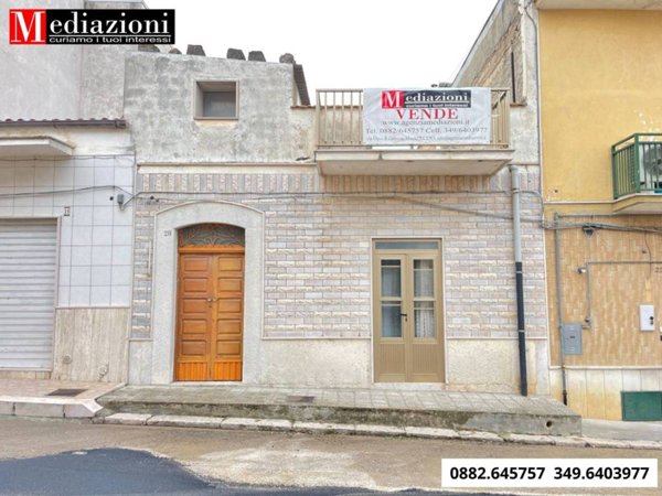 casa indipendente in vendita ad Apricena