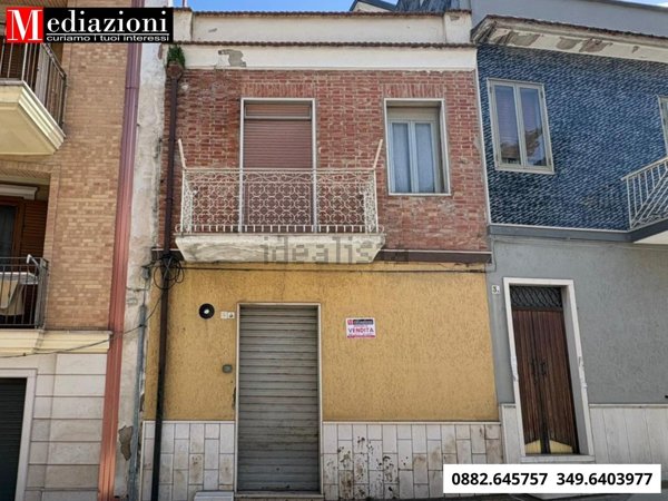 casa indipendente in vendita ad Apricena