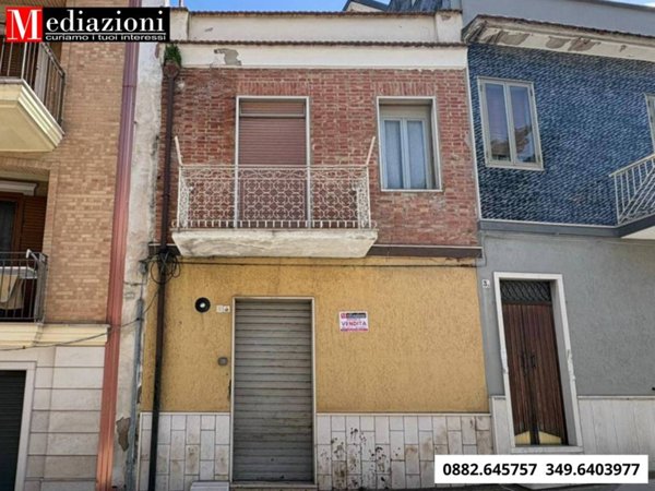 casa indipendente in vendita ad Apricena