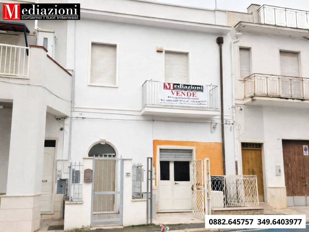 casa indipendente in vendita ad Apricena