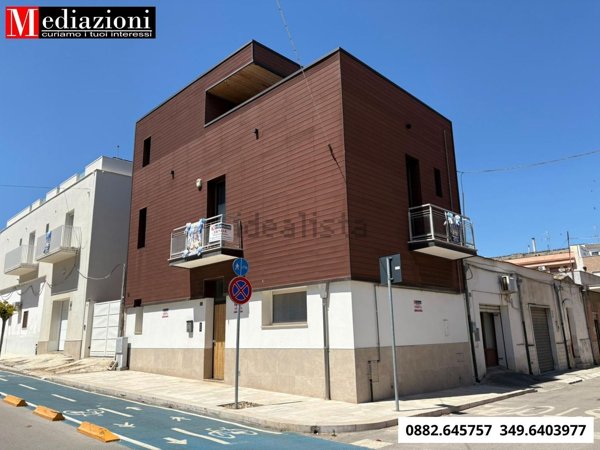 casa indipendente in vendita ad Apricena