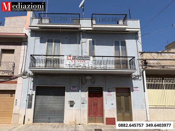 casa indipendente in vendita ad Apricena