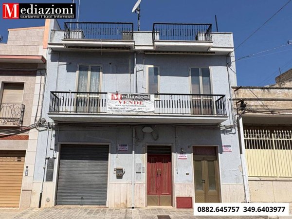 casa indipendente in vendita ad Apricena