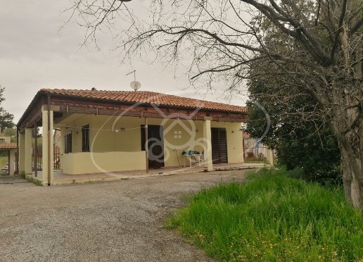 casa indipendente in vendita ad Ascoli Satriano