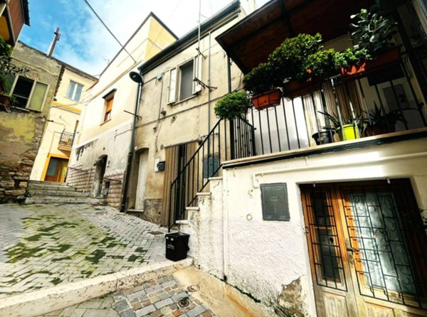 casa indipendente in vendita a Biccari