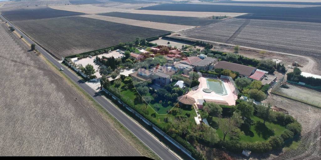negozio in vendita a Bovino