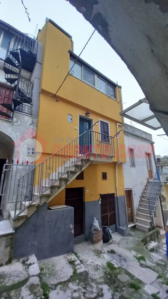 casa indipendente in vendita a Cagnano Varano