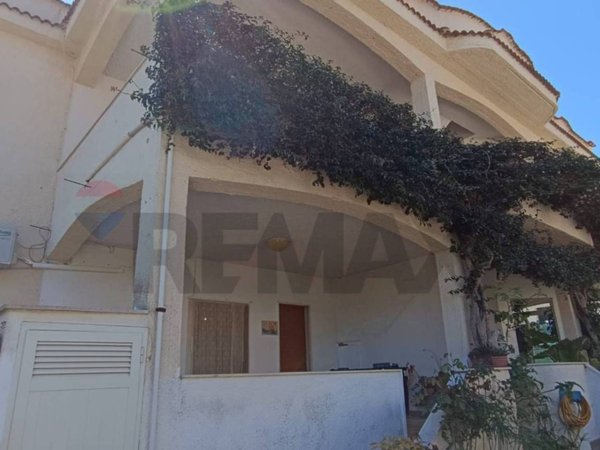 casa indipendente in vendita a Cagnano Varano