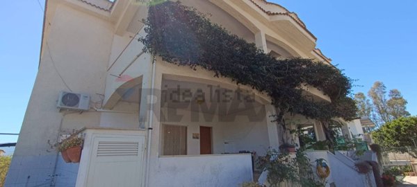 casa indipendente in vendita a Cagnano Varano