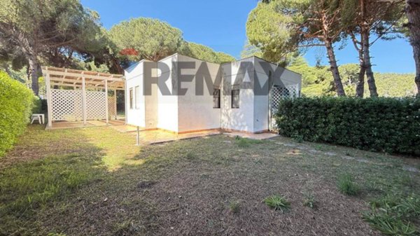 casa indipendente in vendita a Cagnano Varano