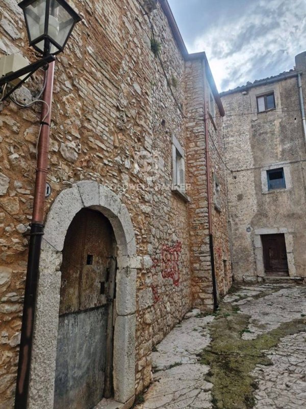 casa indipendente in vendita a Cagnano Varano