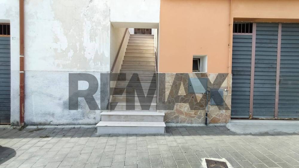 casa indipendente in vendita a Cagnano Varano