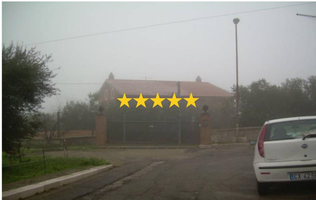 casa indipendente in vendita a Candela