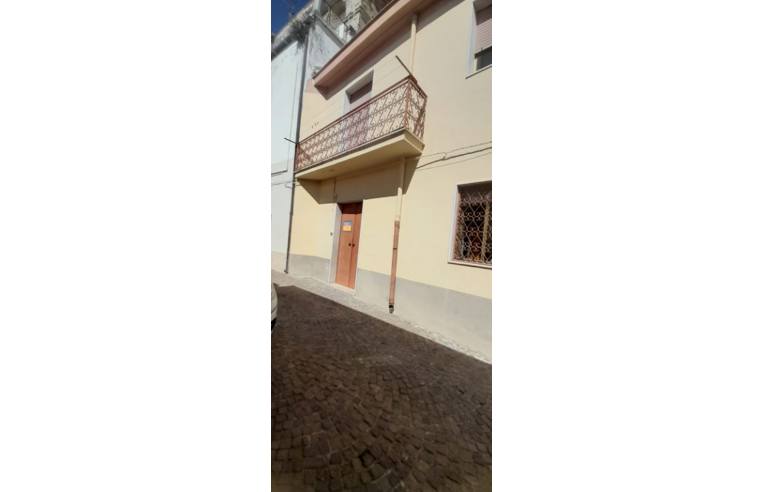 casa indipendente in vendita a Candela