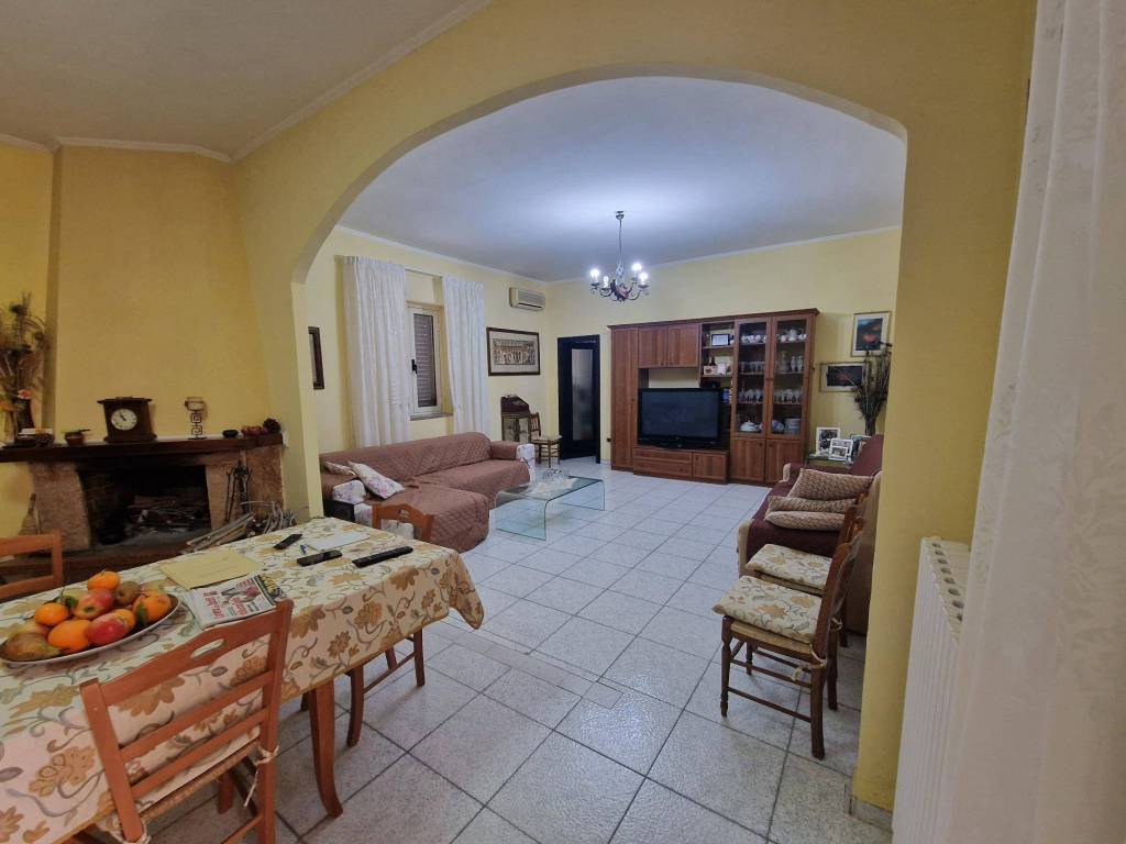 casa indipendente in vendita a Carapelle