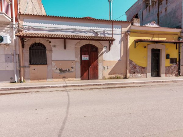 casa indipendente in vendita a Carapelle