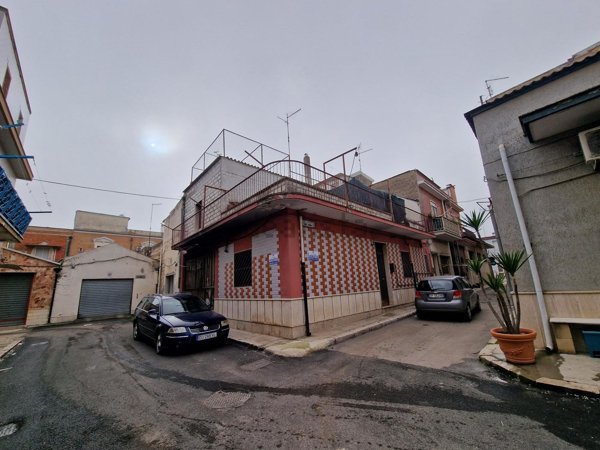 casa indipendente in vendita a Carapelle