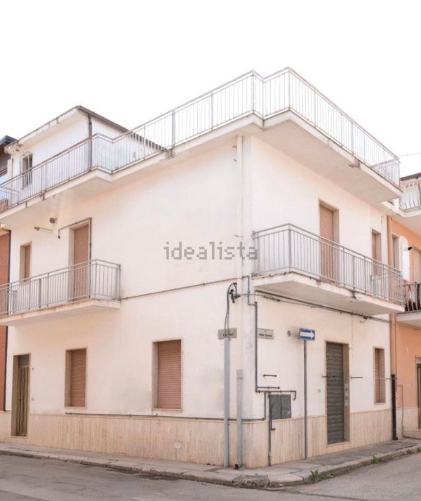 casa indipendente in vendita a Carapelle