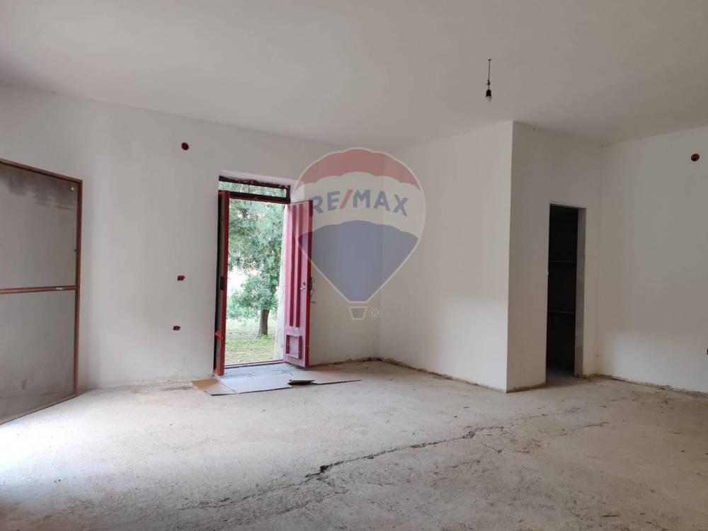 casa indipendente in vendita a Carlantino