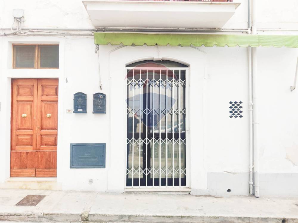 locale commerciale in vendita a Carlantino