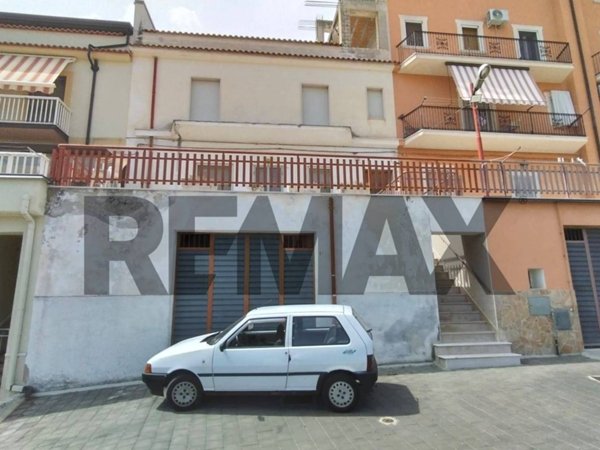 casa indipendente in vendita a Carpino